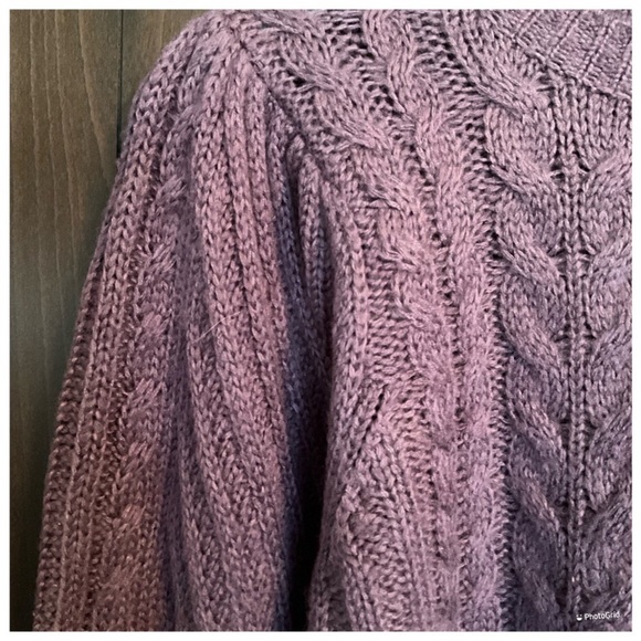 Like New Sweater from 525 America - Picture 6 of 11